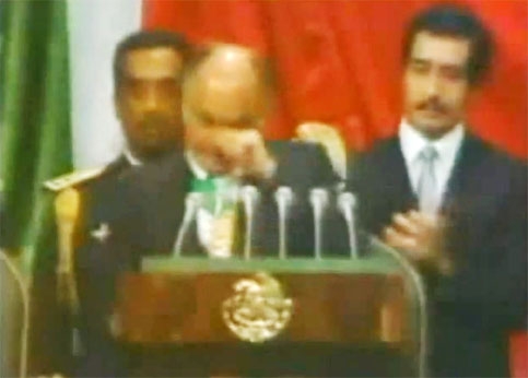 Hace d�cadas usted pod�a ser amonestado si no se encontraba en casa encerrado viendo lo que el Se�or Presidente ten�a qu� decir a la Naci�n cada primero de septiembre. Un repaso a aquellos a�os en que esta ceremonia era una pasarela al ego, al show medi�tico y a su asfixiante confeti tricolor. Por fortuna todo eso es hoy, lo que debi� ser desde el principio, un mero Informe de Gobierno 