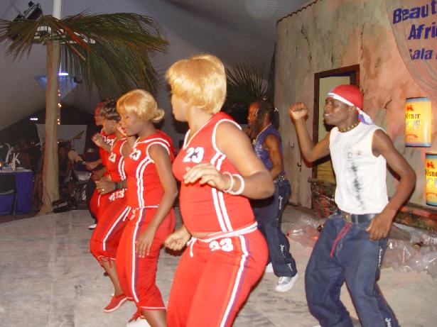 Performance By EXTRA BONGO