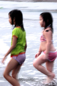 FCFISC young figure skaters who can't hardly spell strolls in ankle deep water on the shores of Nasugbu, Batangas.