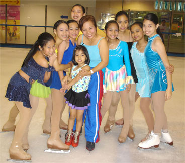 FCFISC Figure Skaters with TV Host Susan