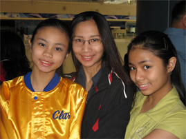 FCFISC member Clara and Catalina during the ISI-Asia Skate Asia 2007 Skating Championships at the Mall of Asia, Manila, Philippines