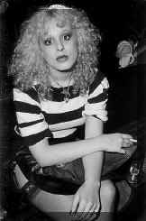 Nancy Spungen on the prowl!