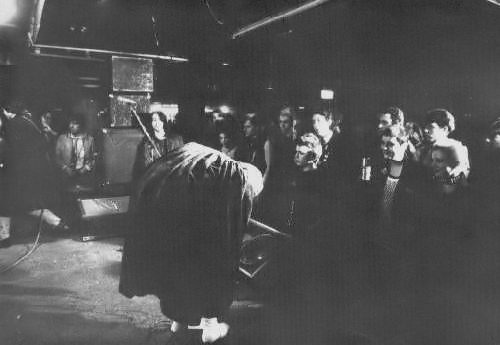 Wayne Barrett of the Dogs searches for his missing talc (DC Collection)