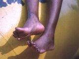 bfeet2t.jpg (4590 bytes)
