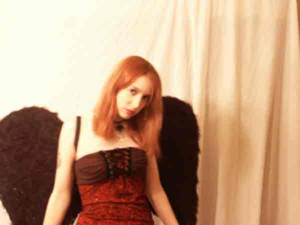 Ana as a redhead with her super-sexy red dress. Pic by Fionna.