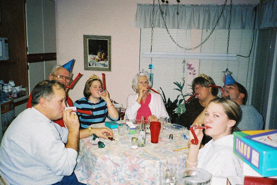 Rick, Pop, Kaleigh, Mom, Taff, Ethan & Kaitlyn - a motley crew @ new year