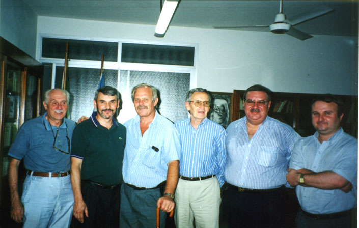 Vcpaz4.jpg (76498 bytes)