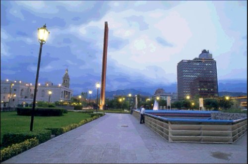El Faro y la Macroplaza