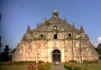 Paoay Church facade photo F. Bolislis