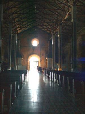 paoay interior photo by F Bolislis
