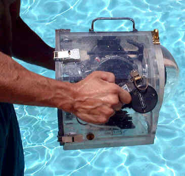 h20_hold.jpg (16603 bytes)