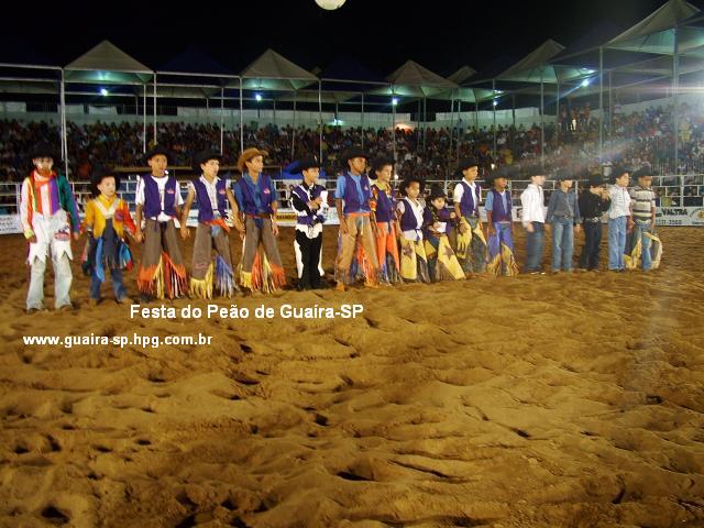 Festa do Pe�o de Gua�ra-SP....CRIAN�AS