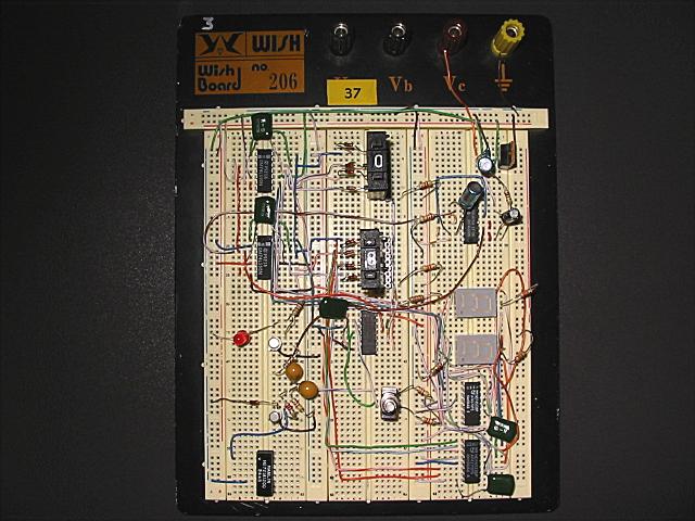prototipo su bread-board contapezzi programmabile