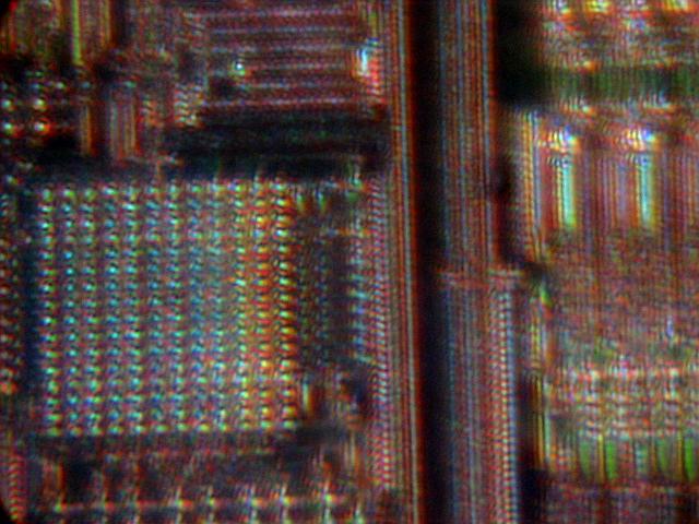 particolare della Personality UV-EPROM da 64 bits ingrandita 160 X