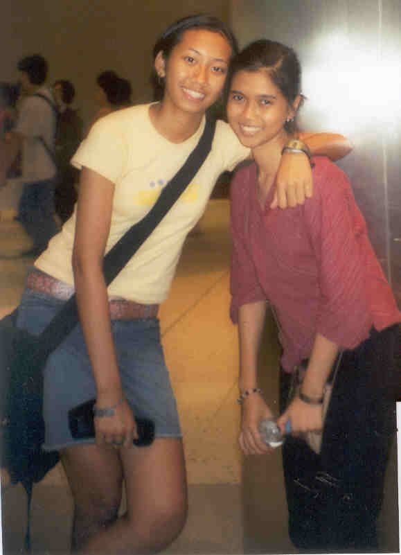 me n yati(my new fren). haha. aint she sweet lookin. 
