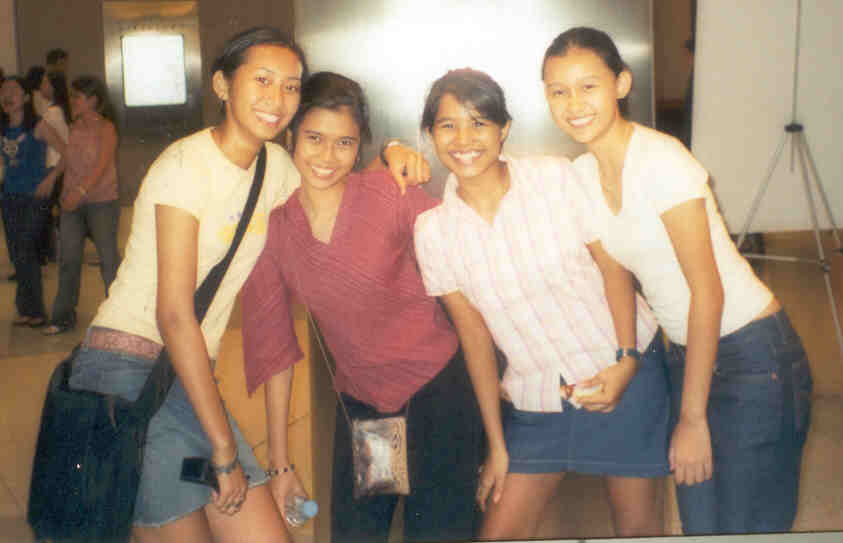-me-yati-miranti-mastura- the four gals who went out together to geylang n to town. haha. we had FUN together didn't we gurls. must go out again aight!