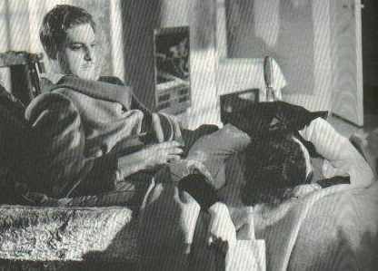 Der Beginn der Odyssee des Robert Donat in 'Die 39 Stufen' (1935): Lucie Mannheim wird in seiner Wohnung erstochen.