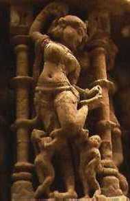 [Apsar� zieht sich Dorn aus der Fu�sohle]