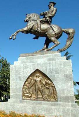 [Das Atat�rk-Denkmal in Samsun]