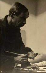 [G&uuml;nther S. schmiert herum; seine Sch&uuml;ler schlafen]