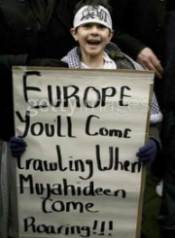 [armes Fl�chtlingskind - schon bald ein tapferer kleiner Selbstmordattent�ter]