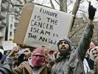 [Europa ist das Krebsgeschw�r - der Islam ist die Antwort. Wer ob solcher Aussagen 'politisch verfolgt' wird, genie�t Anspruch auf lebenslanges Asyl in der BRDDR - und alle seine Angeh�rigen und Gesinnungsgenossen sind nachzugsberechtigt!]