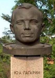 [Gagarin-Denkmal in Irkutsk]