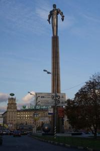 [Gagarin-Denkmal in Moskau]