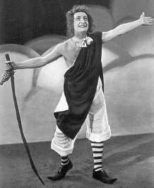 [Hans Albers in komischer Rolle]