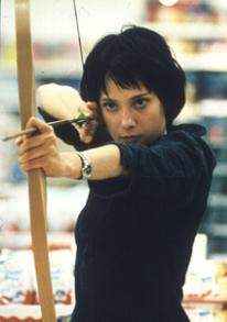 [Die Tatarin Tschulpan Chamatowa - eine Nachfahrin der vermeintlichen 'Amazonen' - beim Bogenschie�en]