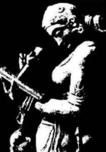 [Lekhik� schreibt bzw. ritzt erstes Verkehrsschild]