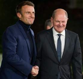 [zwei Teufelsfratzen]