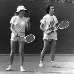 [Michel Berger auf dem Tennisplatz]