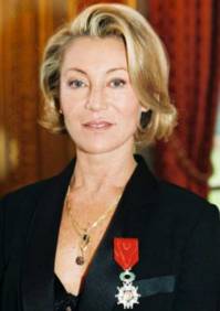 [Sheila als Ritter der Ehrenlegion]