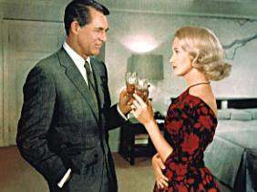 Cary Grant mit starkem Mi�trauen gegen�ber Eva Marie Saint in 'Der unsichtbare Dritte' (1959).