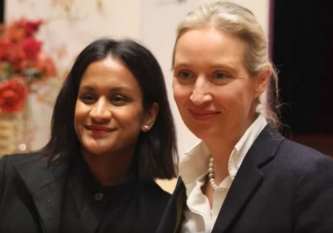 [Alice Weidel mit ihrer Ehelesbe Sarah Bossard]