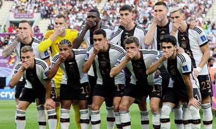 [Wir sind Schwuchtelnde und haben Mundgeruch!]