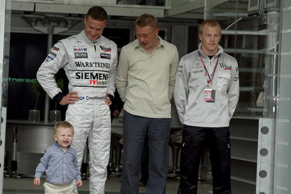HAKKINEN & SON WITH COUTHARD AND RAIKKONEN