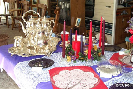 Flaming Roses Table