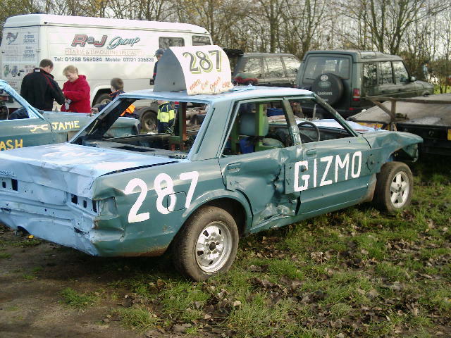 gizmo racing for team flash in last years old school teams