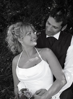 Wedding photography venues in Reading Best Western Reading Moat House Mill Lane,  Wokefield Park, Heckfield Place, Holiday Inn Reading South, Calcot Hotel, Courtyard by Marriott, Holiday Inn Reading Caversham Bridge, L'Ortolan Church Lane Shinfield, Mill House Hotel and Restaurant, Millennium-Copthorne Reading, Reading Football Club, Romans Country House Hotel,Town Hall, Trunkwell House, University of Reading, Upcross Hotel