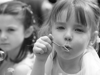 wedding photo Wokingham, Newbury, Reading, Ascot, Bracknell, Windsor, Slough, Woodley,  Burghfield, Caversham, Hungerford, Inkpen, Kintbury, Lambourn, Lambourn Woodlands, Maidenhead, Pangbourne, Sandhurst, Shinfield, Stockcross, Thatcham, Theale, Tilehurst, Upper Lambourn, Wraysbury, Yattendon, Avington 