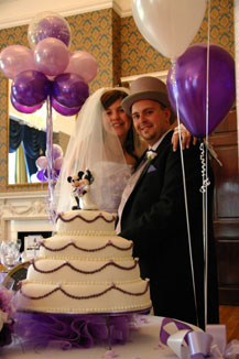 A wedding photographer for wedding photography in Newbury, Berkshireand all surrounding counties including Berkshire, Surrey, Oxfordshire, Buckinghamshire, London, Middlesex and the whole of southern England 