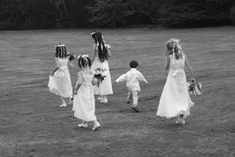 A photographer for wedding photography in Fareham, Hampshire and all surrounding counties including Berkshire, Surrey, Oxfordshire, Buckinghamshire, London, Middlesex and the whole of southern England 