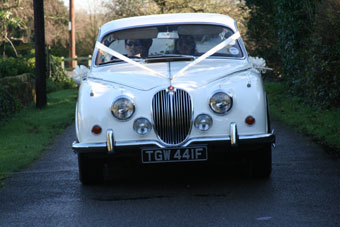 A photographer for wedding photography in Dorking, Surrey and all surrounding counties including Berkshire, Hampshire, Oxfordshire, Buckinghamshire, London, Middlesex and the whole of southern England