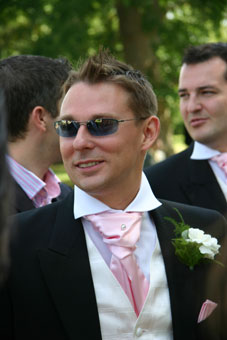 A photographer for wedding photography in Croydon, Surrey and all surrounding counties including Berkshire, Hampshire, Oxfordshire, Buckinghamshire, London, Middlesex and the whole of southern England 