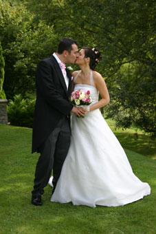 Wedding photographers covering High Wycombe and the whole of Buckinghamshire and all surrounding counties