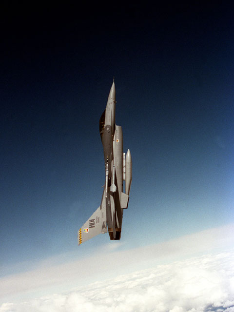 F-16 Falcon 1