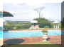 Panorama em frente a piscina.
