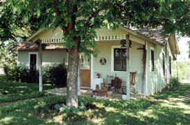 Country Quiet Guesthouse is an early 1900s country farmhouse and was the home of the host’s great grandparents. Only three miles from Main Street, large pecan trees and flowers surround the home, and the Pedernales River flows nearby!